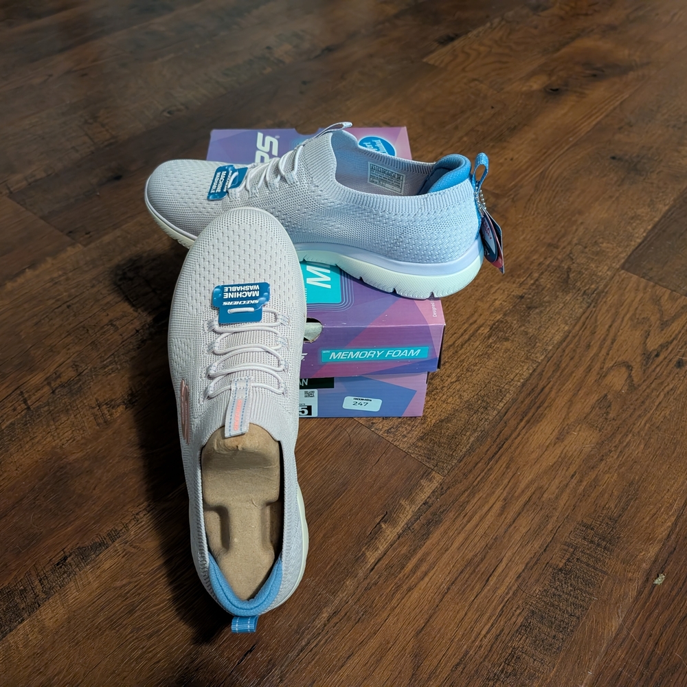 Skechers Women's Light Pink and Blue Sneakers